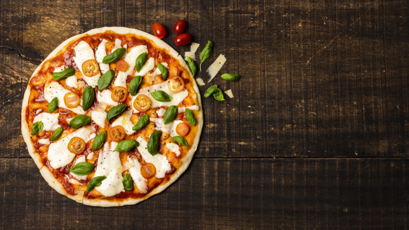 Pizza Margherita — sauce tomate, mozzarella et basilic frais